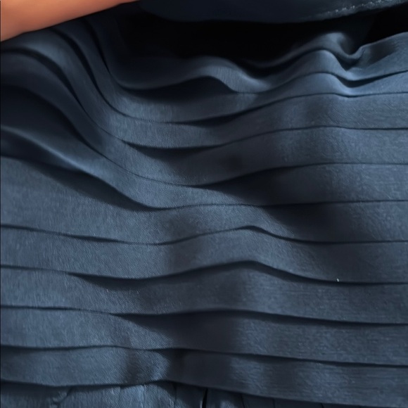 Adrianna Papell Tiered Chiffon Gown
Navy Blue Size 14W - Picture 6 of 6